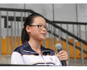 学生代表石凯欣发言
